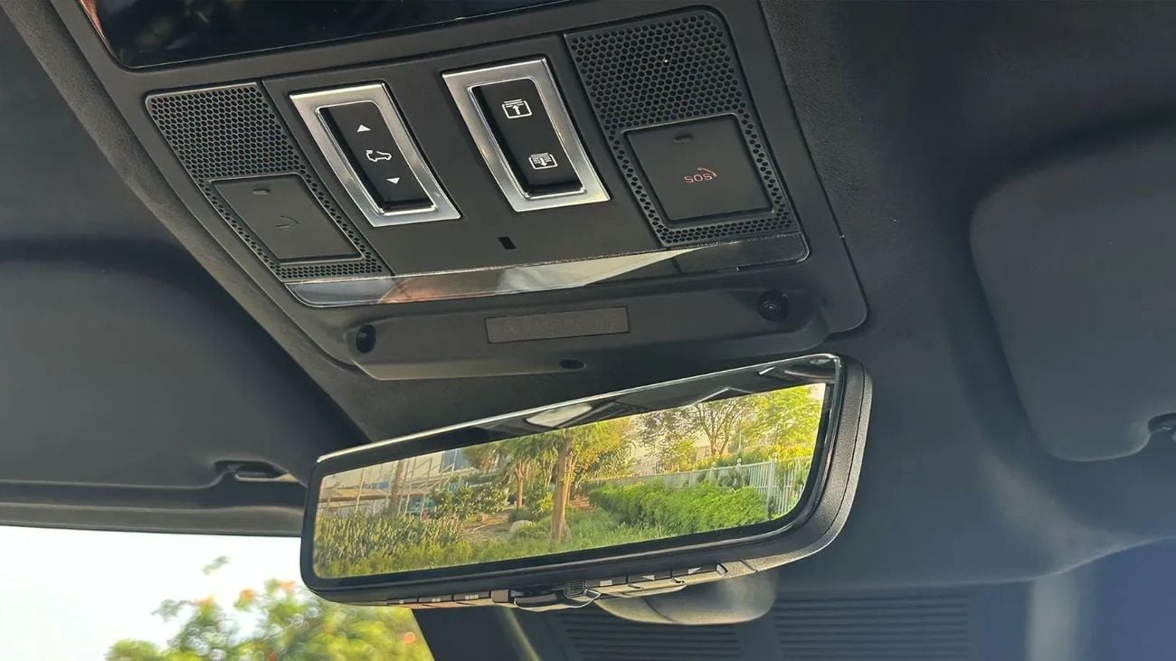 لاند روفر ديفندر Land Rover/DEFENDER/LDOC1 L663 4.4L V8 P8S AWD 5DR SWB V8 OCTA 635PS AT