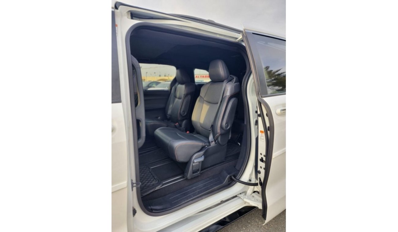 Toyota Sienna TOYOTA SIENNA - Hybrid -  2021 - XLE FULL OPTION - SUNROOF -ORIGINAL LEATHER SEAT - WELL MAINTAINED