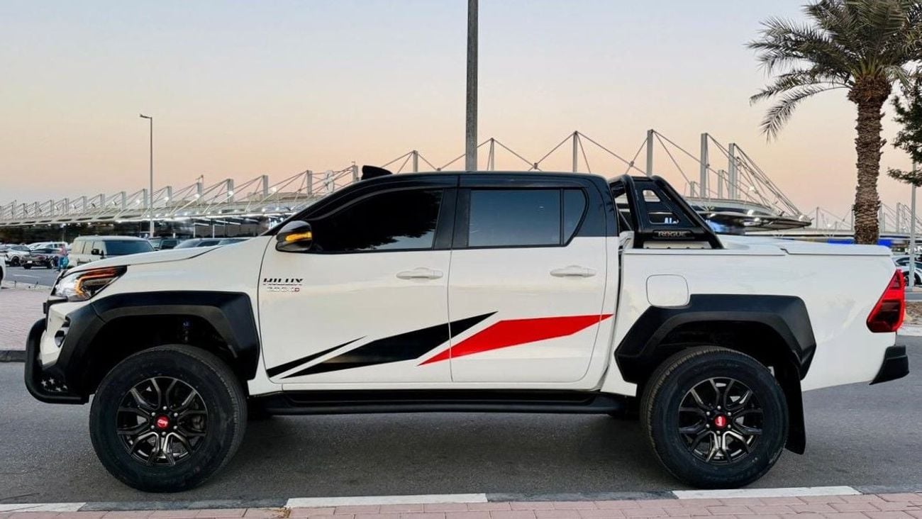 تويوتا هيلوكس GR BODY KIT INSTALLED | POWER SEATS | NUDGE BAR | 2.8L | 2024 | AUTOMATIC