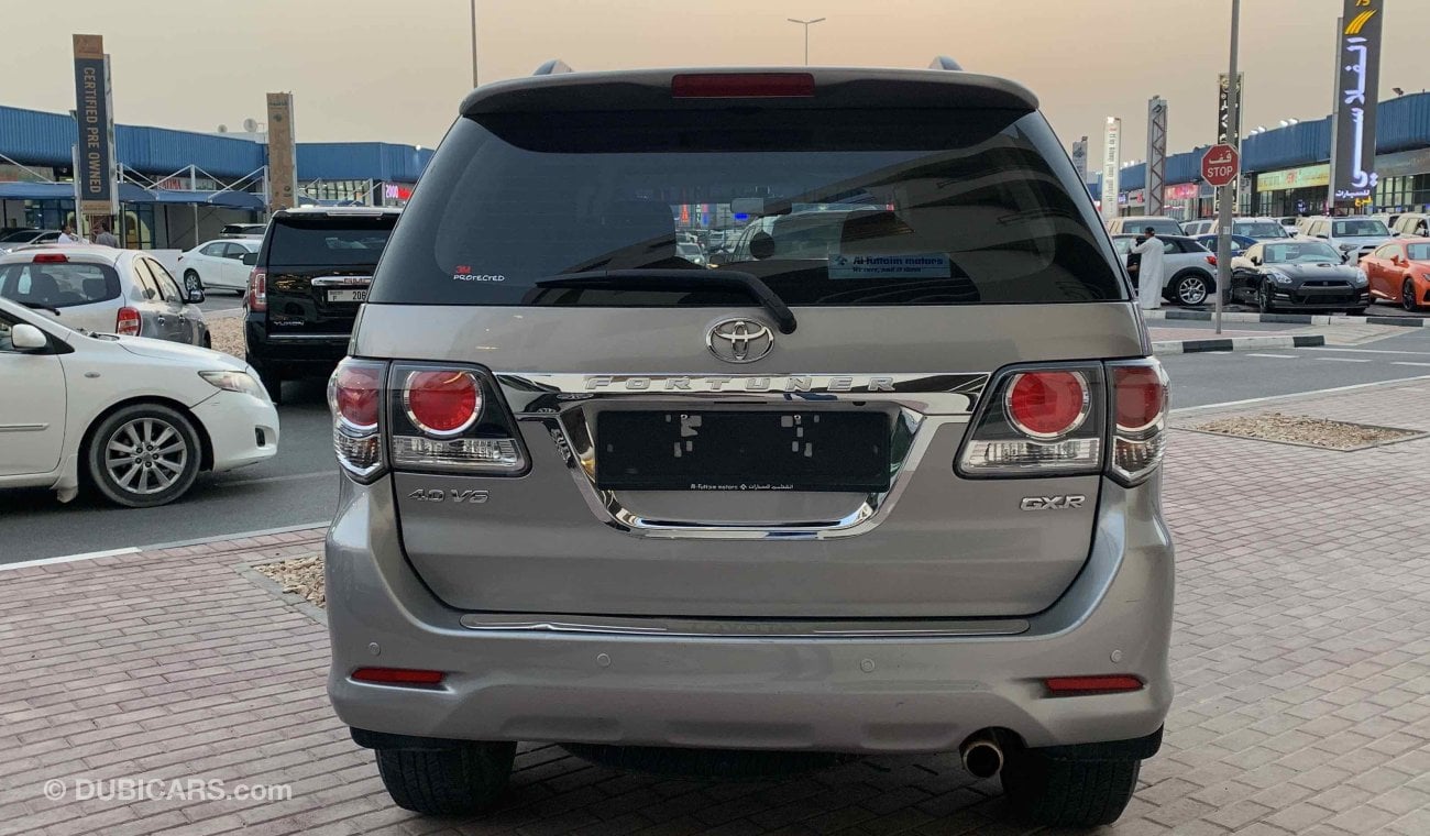 Toyota Fortuner V6. 4,0