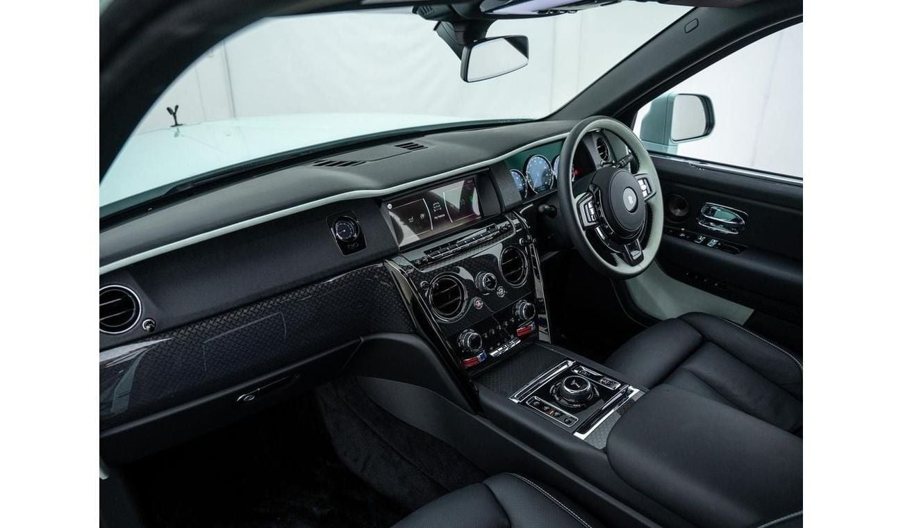 رولز رويس كولينان 6.75 V12 Black Badge RIGHT HAND DRIVE