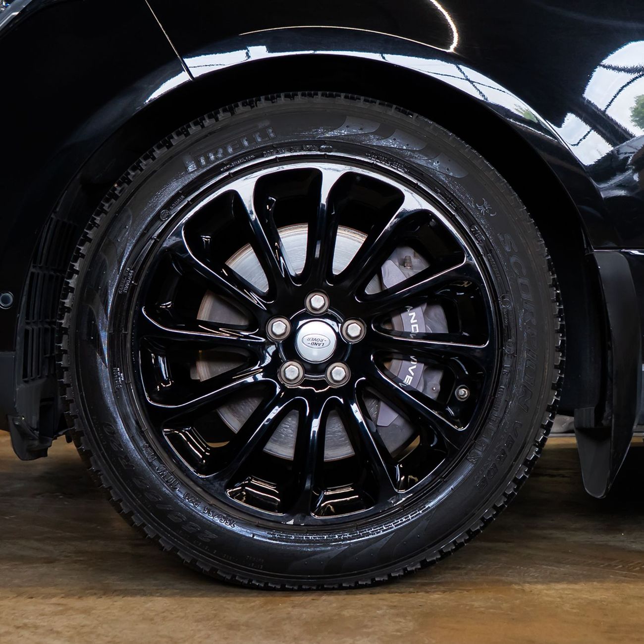 Land Rover Range Rover HSE 3.0L (380 HP) AED 2,394  pm  • 0% Downpayment • Range Rover HSE • 1 Year Warranty