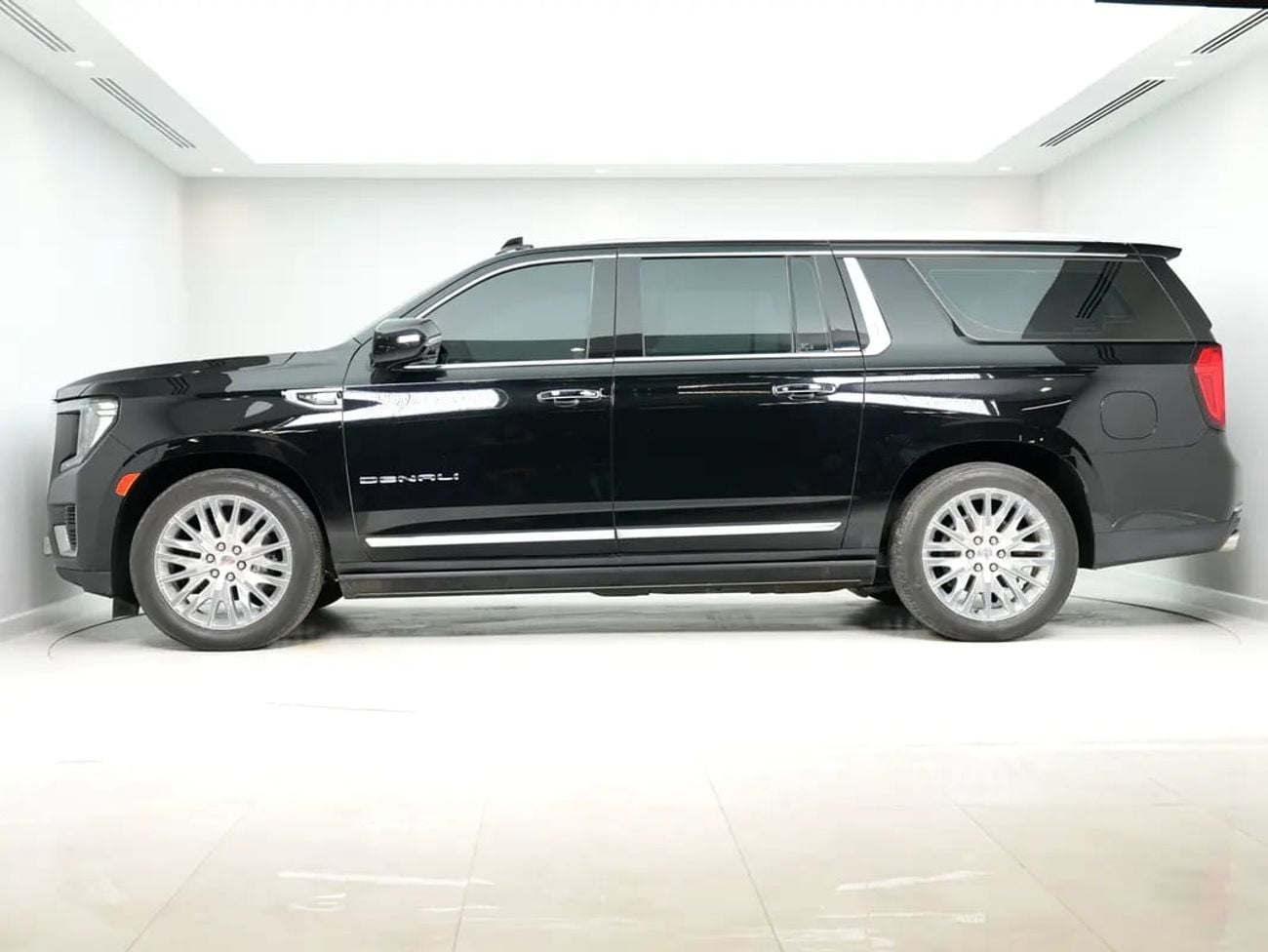 GMC Yukon DENALI | GCC Specs | Low Mileage | Warranty
