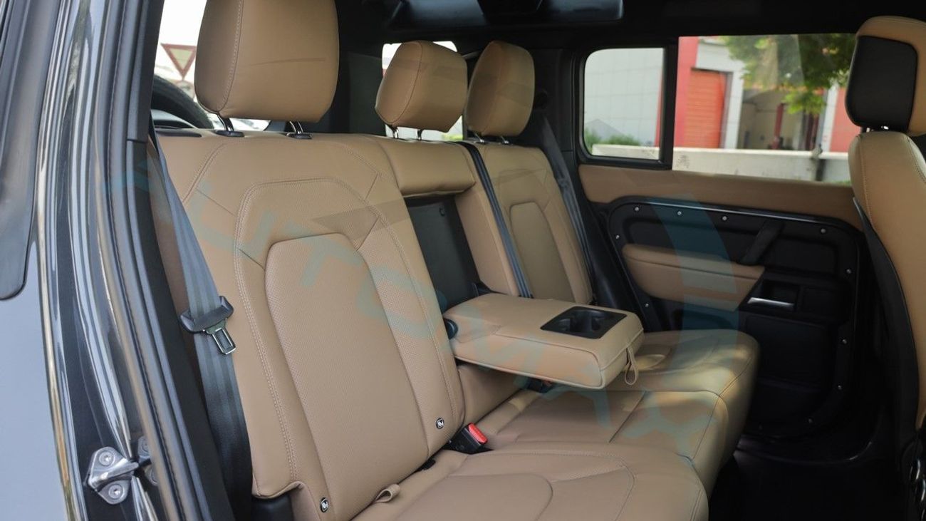 Land Rover Defender 110 X-Dynamic SE P400e Plug-in Hybrid 2025 With 5 Years Or 200,000 Km Warranty