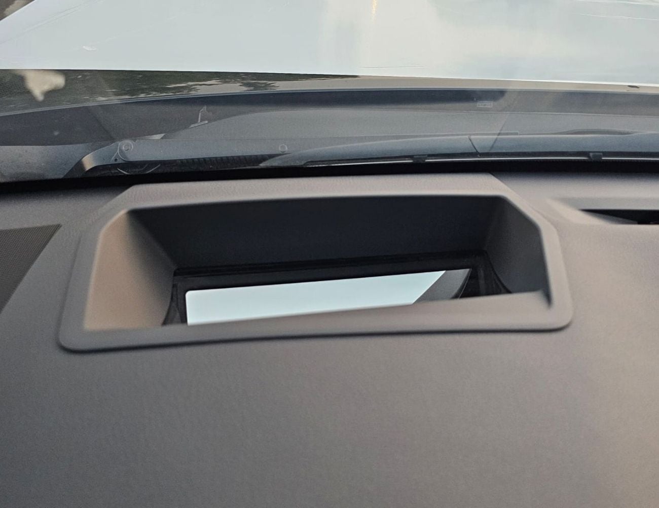 لكزس LX 600 توربو سبورت لكزس LX600 تيربو سبورت || محرك بنزين V6 سعة 3.5 لتر، دفع رباعي، ناقل حركة أوتوماتيكي | رادار | إغلاق