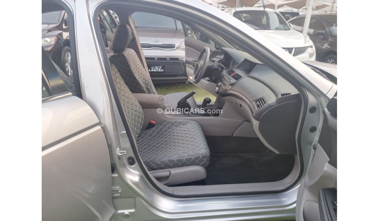 هوندا أكورد موديل 2009 خليجى مثبت سرعة تحكم رنجات جناح خلفى سنتر لوك تكييف باور بحالة ممتازةلاتحتاج لأى مصاريف