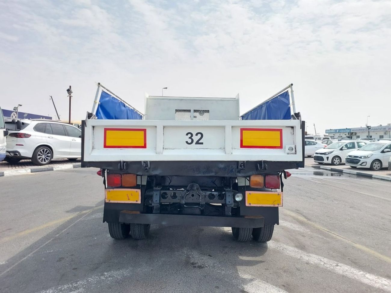 ميتسوبيشي فايتر (RAMADAN OFFER) MITSUBISHI FIGHTER TRUCK RHD 1989 MODEL 6.5 L DIESEL MANUAL(PM30989)