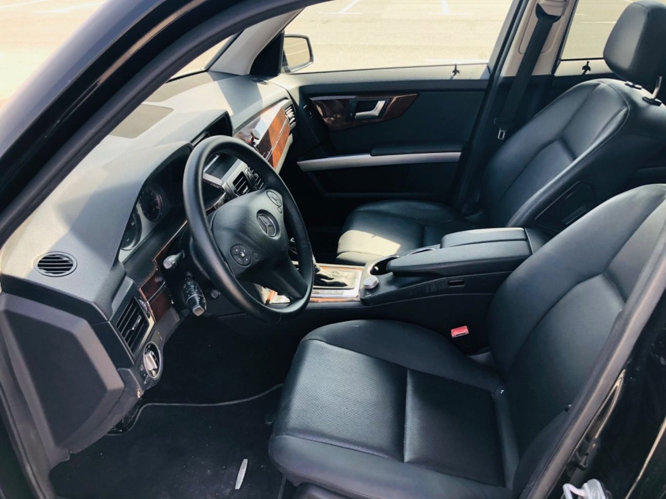 مرسيدس بنز GLK 350 موديل 2012 حاله ممتازه من الداخل والخارج