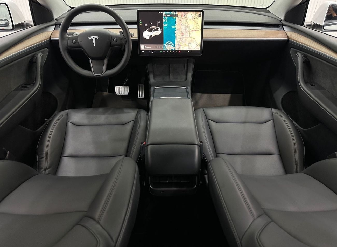 Tesla Model Y 2023 Tesla Model Y, DEC 2026 Tesla Warranty + DEC 2030 Battery Warranty, GCC