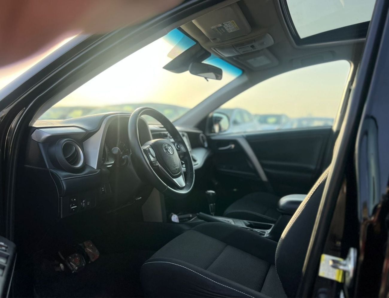 Toyota RAV4  2018 - 2.5L V4-RearCam-AWD 4x4 - Push Start -Sunroof