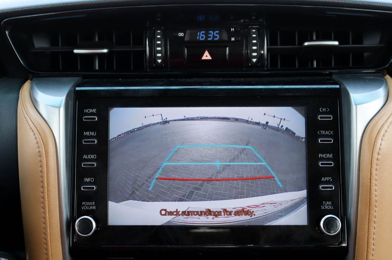 تويوتا فورتونر GXR 4.0L (278 HP) Toyota Fortuner 4.0L V6  2022 GCC 4WD Original Paint & Accident Free  excellent co