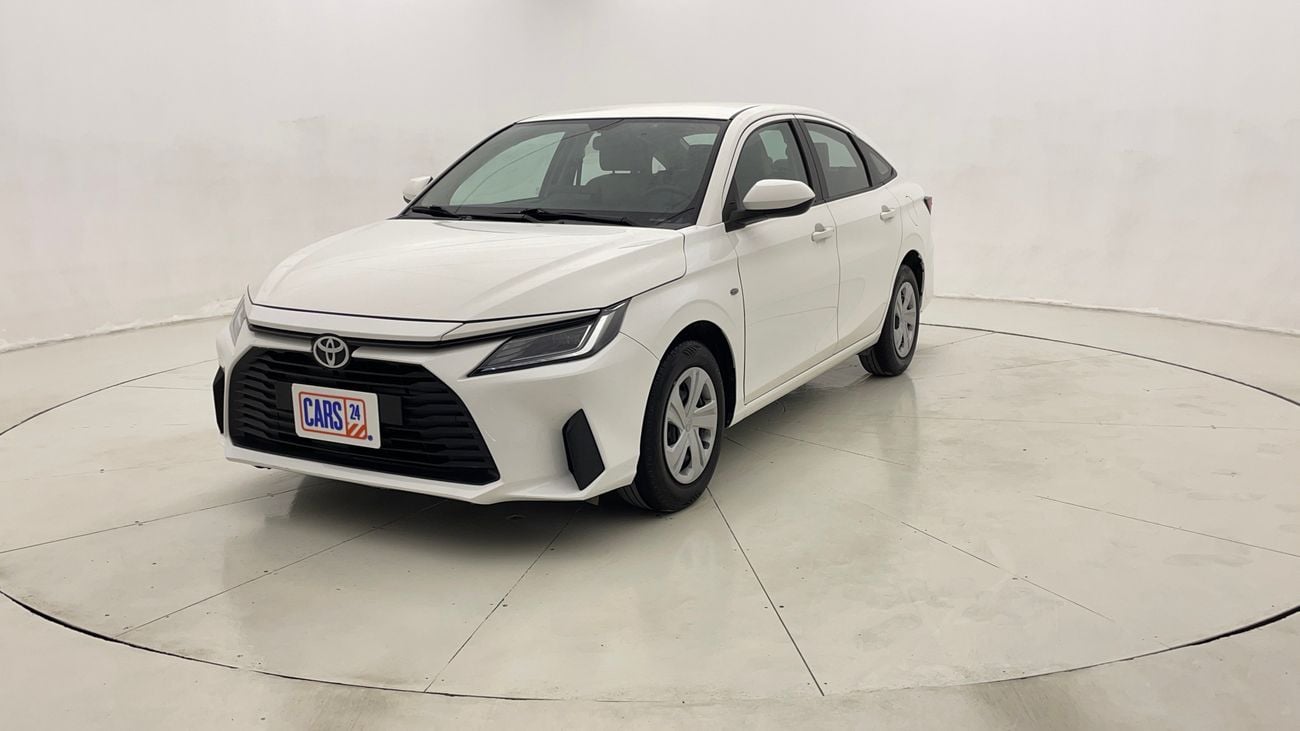 تويوتا يارس E 1.5 | بدون دفعة مقدمة | اختبار القيادة في المنزل