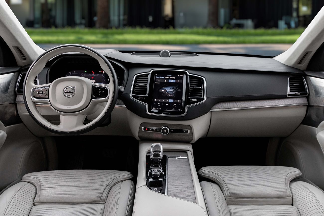 فولفو XC 90 XC90 R-Design | 3,525 P.M | 0% Downpayment | AL FUTTAIM WARRANTY