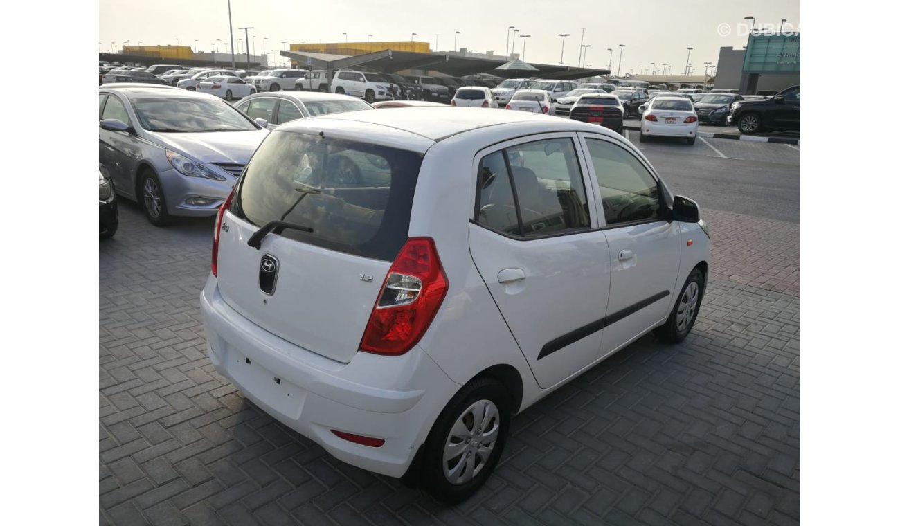 Hyundai i10 Hyundai i10 model 2015 gcc