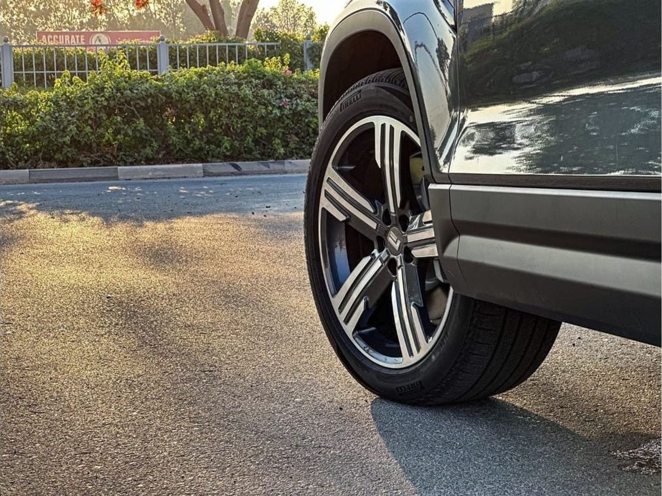 ROX 01 VIP 2024 NEW ROX 01  ( 7 Seats ) / HYBRID (PLUG-IN) / WLTC (1,115 Km) / 500 HP / 3 YEARS WARRANTY