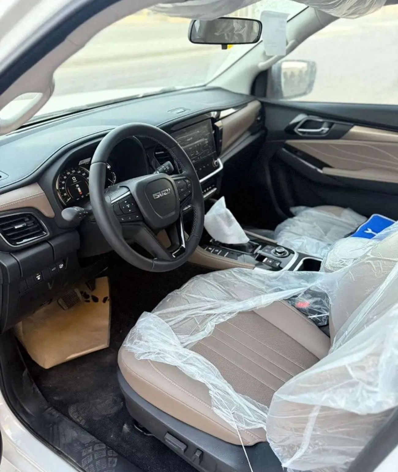 إيسوزو MU X إيسوزو MU-X ديزل 3.0 تيربو – فل أوبشن | متوفر الآن