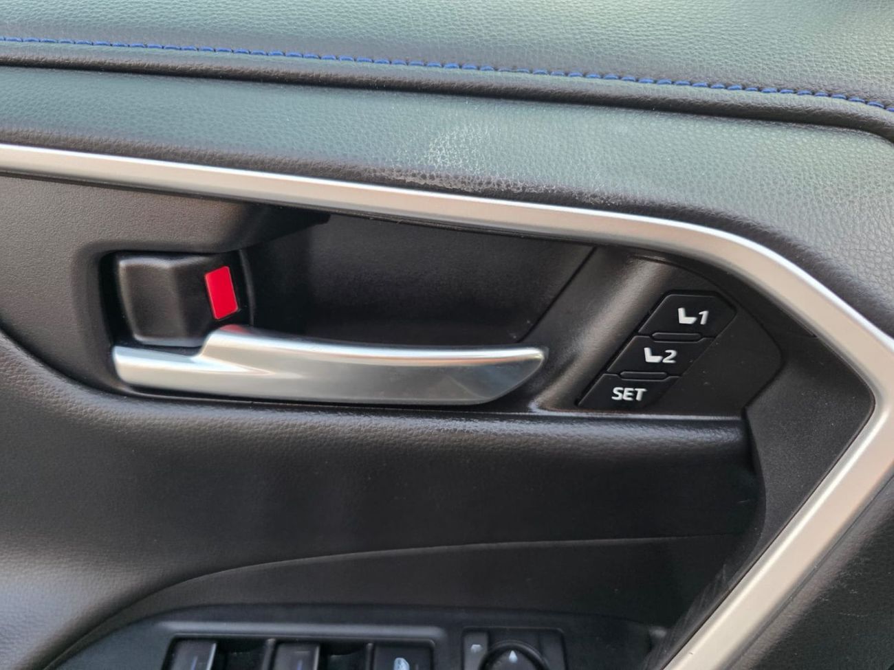 تويوتا راف ٤ 2.5L XSE hybrid