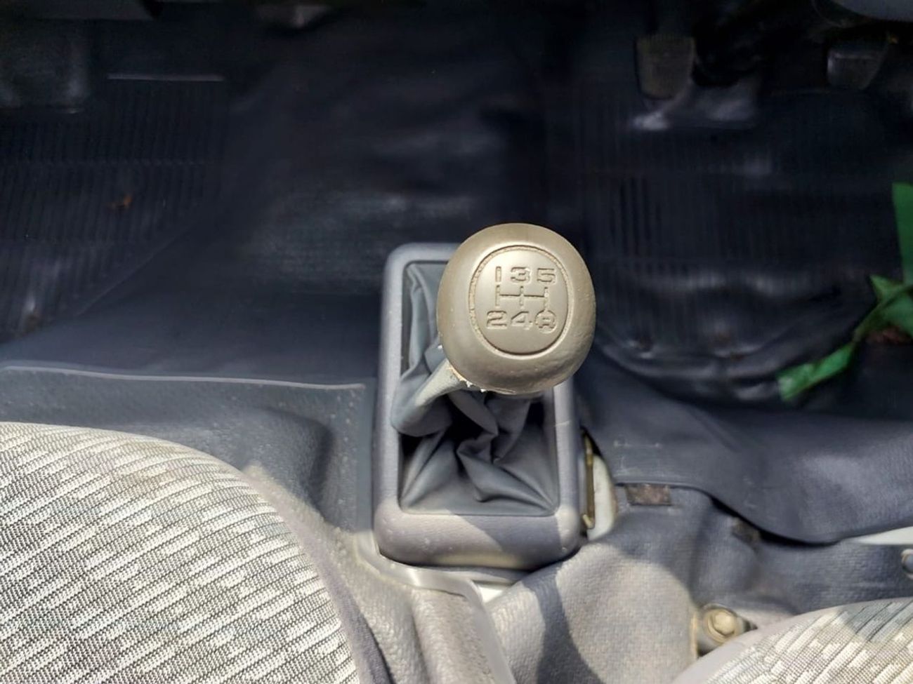 تويوتا هاياس TOYOTA HIACE VAN RHD 2003 MODEL 3.0 L DIESEL MANUAL(PM03365)