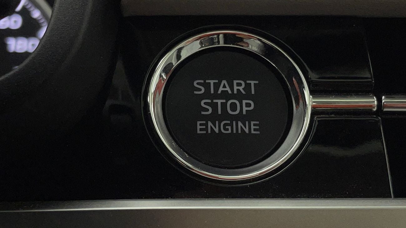 Mitsubishi Outlander MIDLINE WITH SUNROOF 2.5 | Zero Down Payment | Home Test Drive