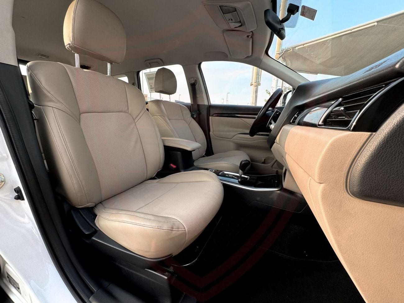 Mitsubishi Outlander GLX HIGHLINE LEATHER Mitsubishi Outlander | 2.5 L | 2020 | GCC | Accident-Free |  In Excellent Condition | 655 P.M