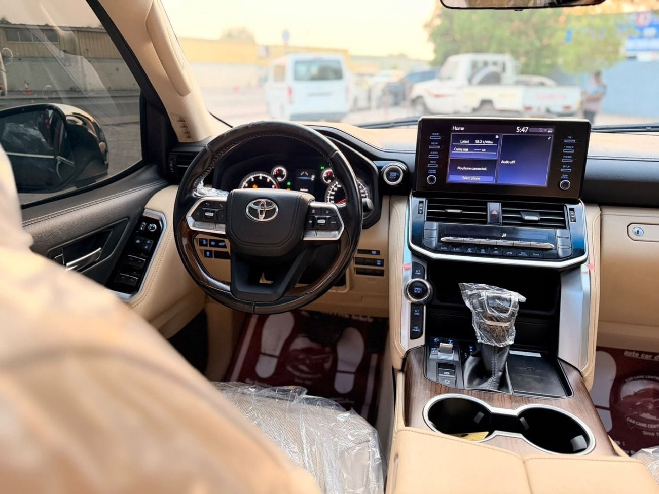 Toyota Land Cruiser GXR Model 2023 GXR 4.0L Pull Option with Radar Very clean Title And Slightly Use