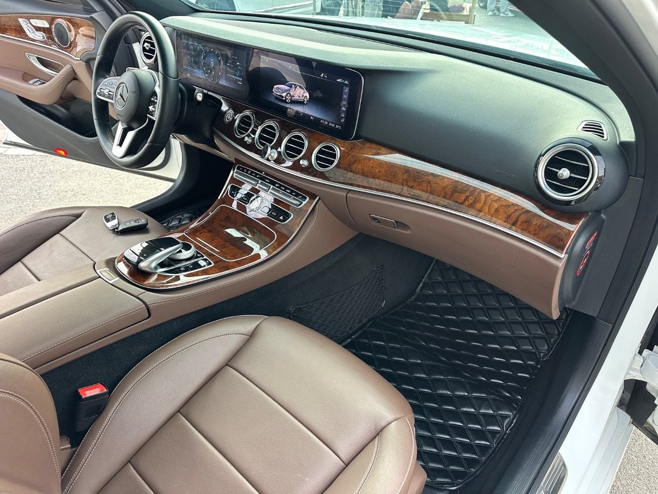 مرسيدس بنز E300