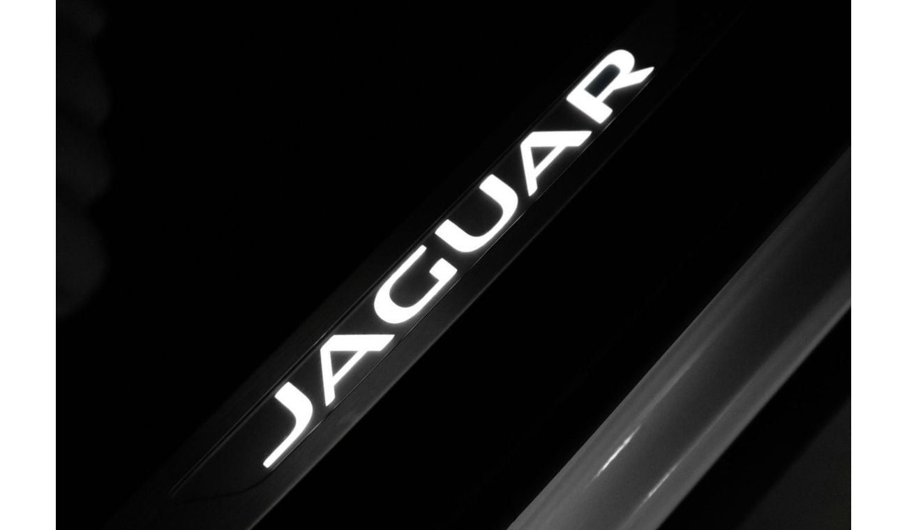 جاكوار F بيس SVR 5.0L