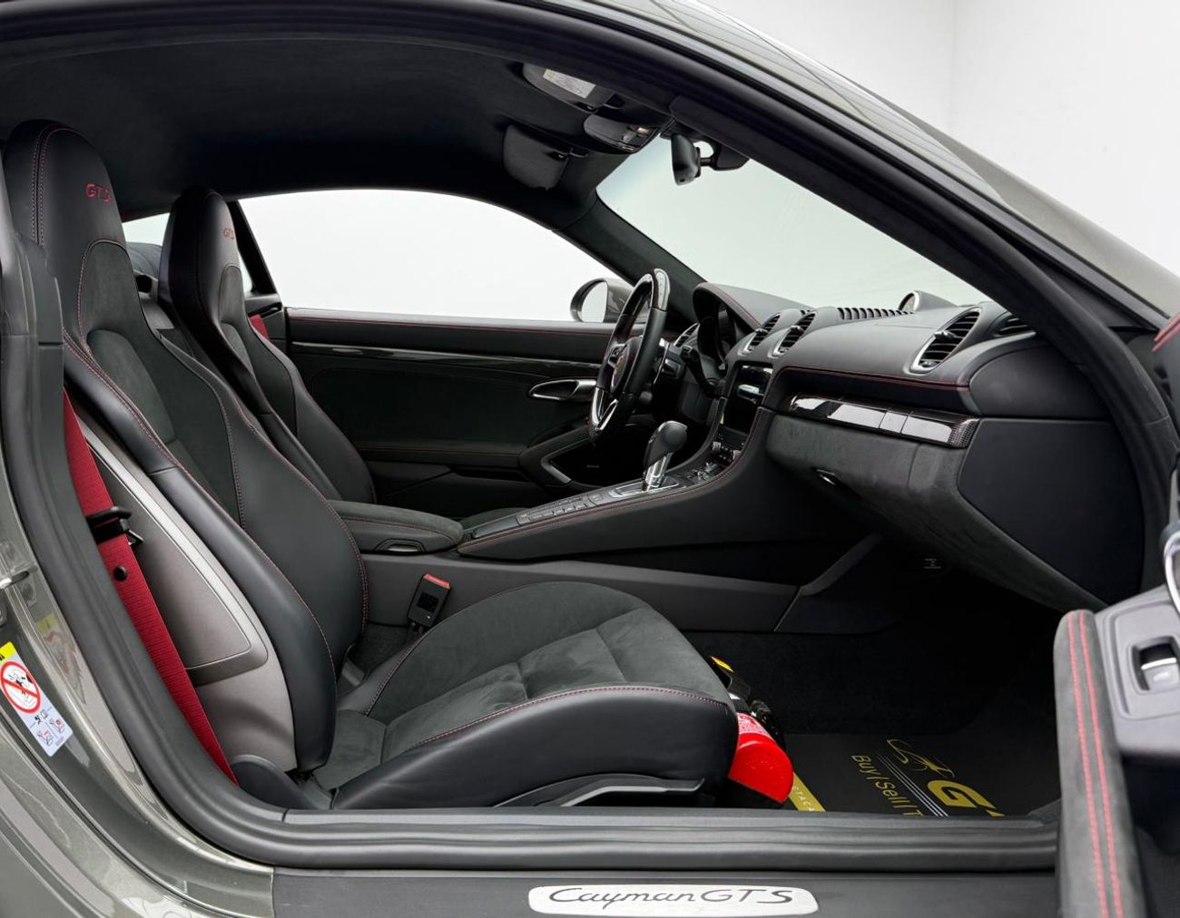 Porsche 718 Cayman 2025 Porsche 718 Cayman GTS, 2028 Porsche Warranty, Full Porsche Service History, Low Km, GCC