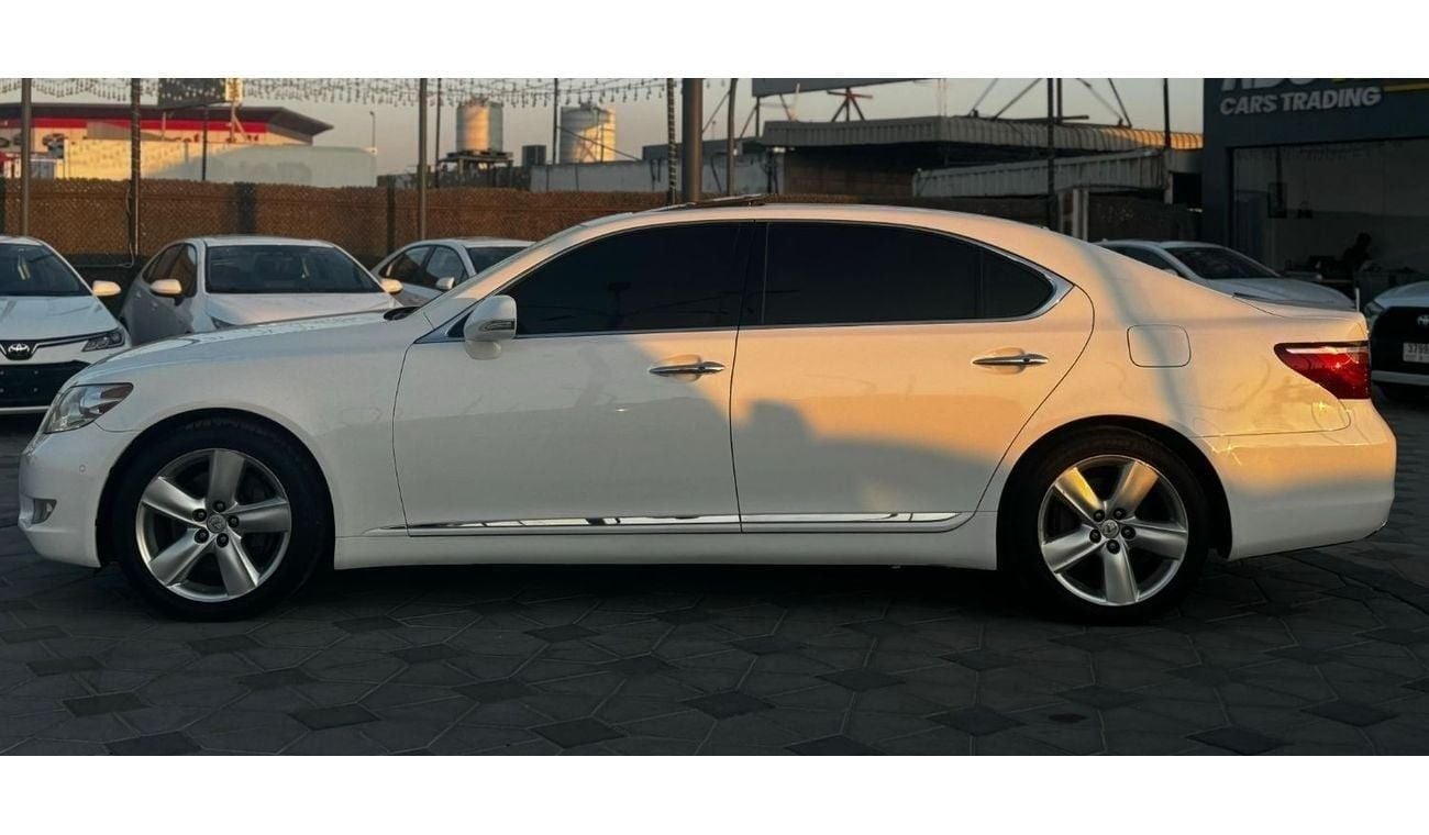 Lexus LS460 Large