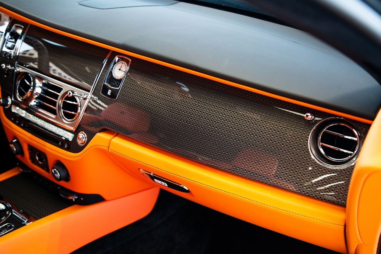 Rolls-Royce Wraith BLACK BADGE