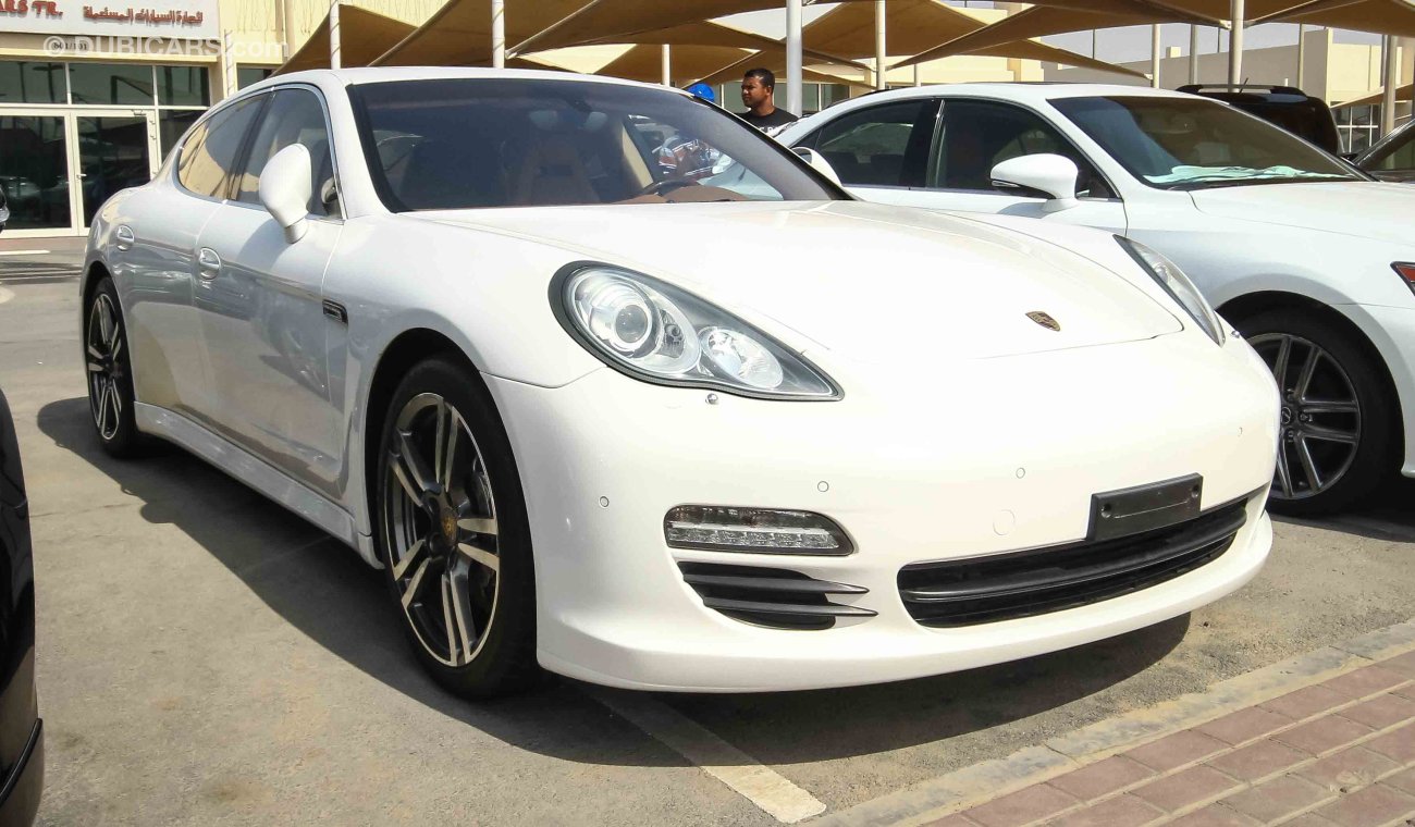 Porsche Panamera 4S