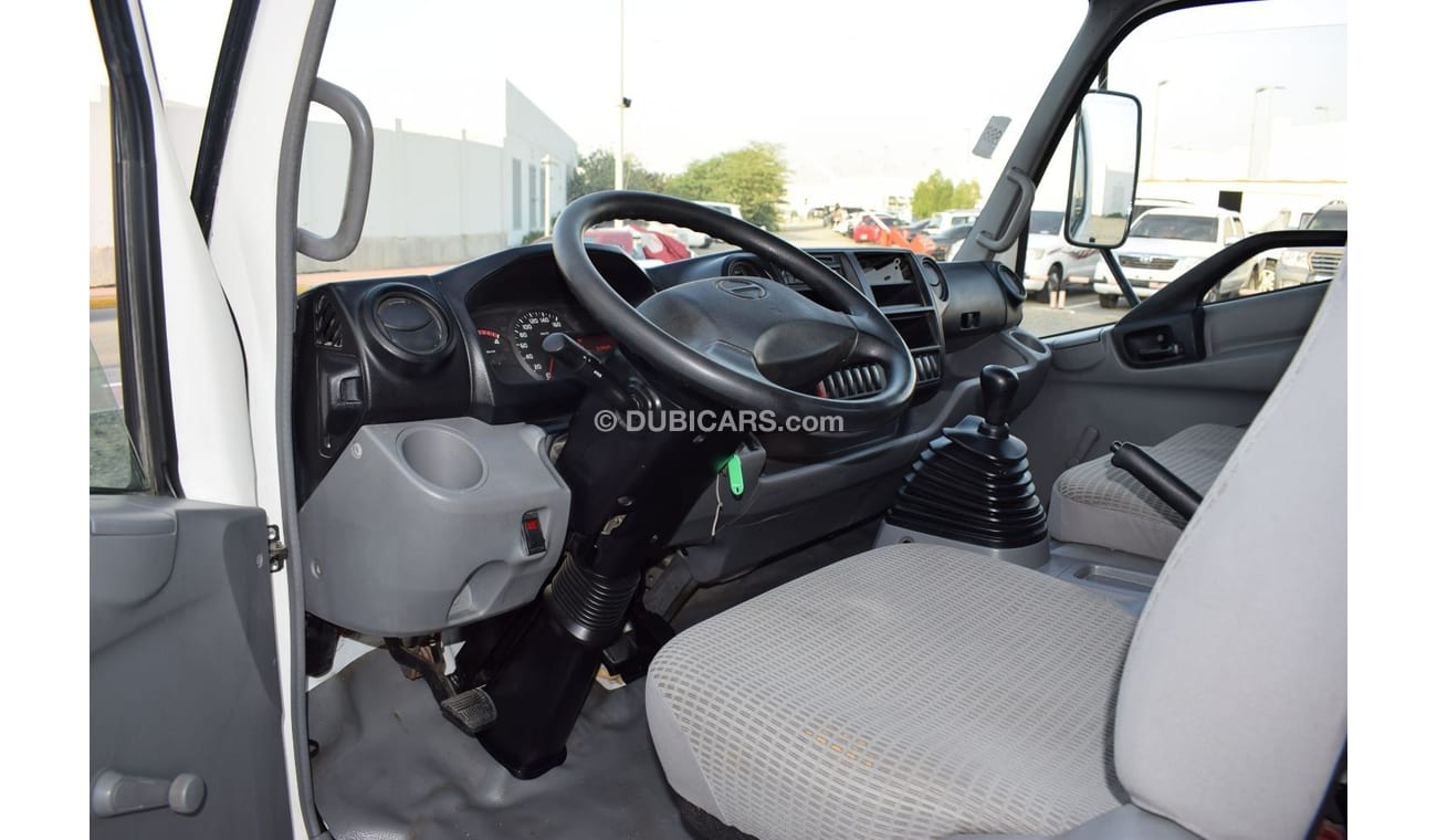 Hino 300 Hino 714 Cab chassis, model:2016. Only done 53000 km