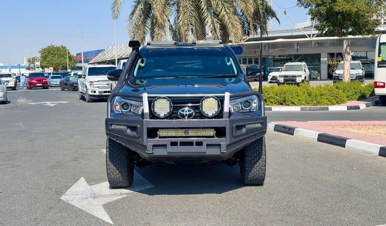 تويوتا هيلوكس MODIFIED SMART CAB | RHD | 2018 | 2.8L DIESEL ENGINE | MANUAL TRANSMISSION