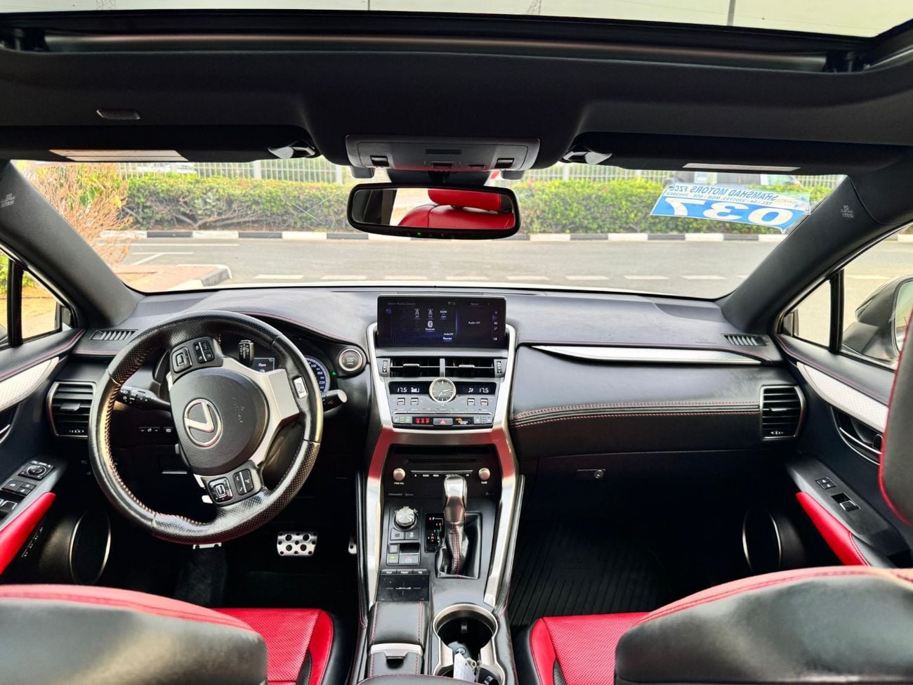 لكزس NX 300 F-SPORT PLATINUM