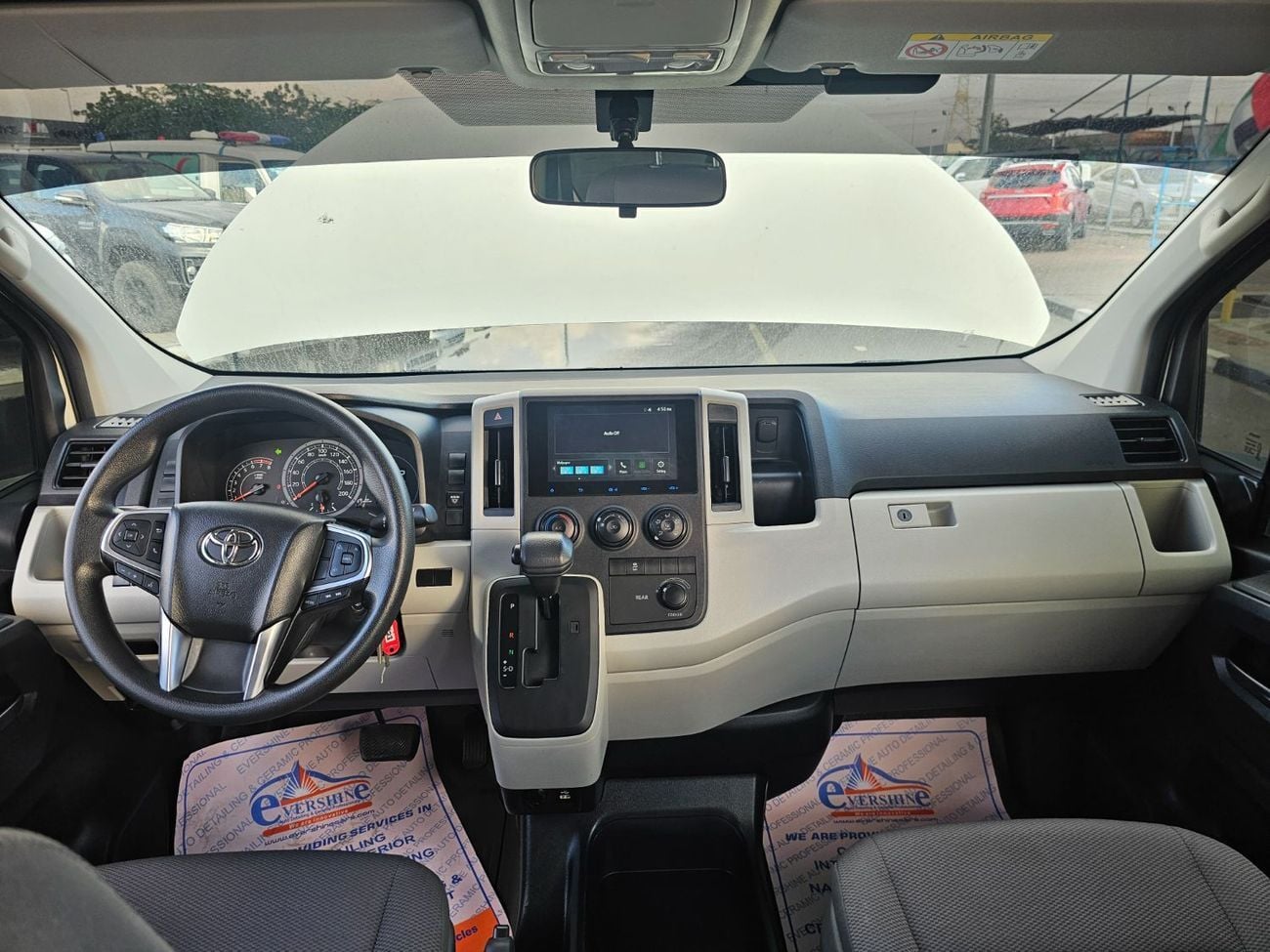 Toyota Hiace Commuter Highroof-3.5L-LHD-2WD-Side Glass-13 Seats- 4 Doors-Petrol-Automatic