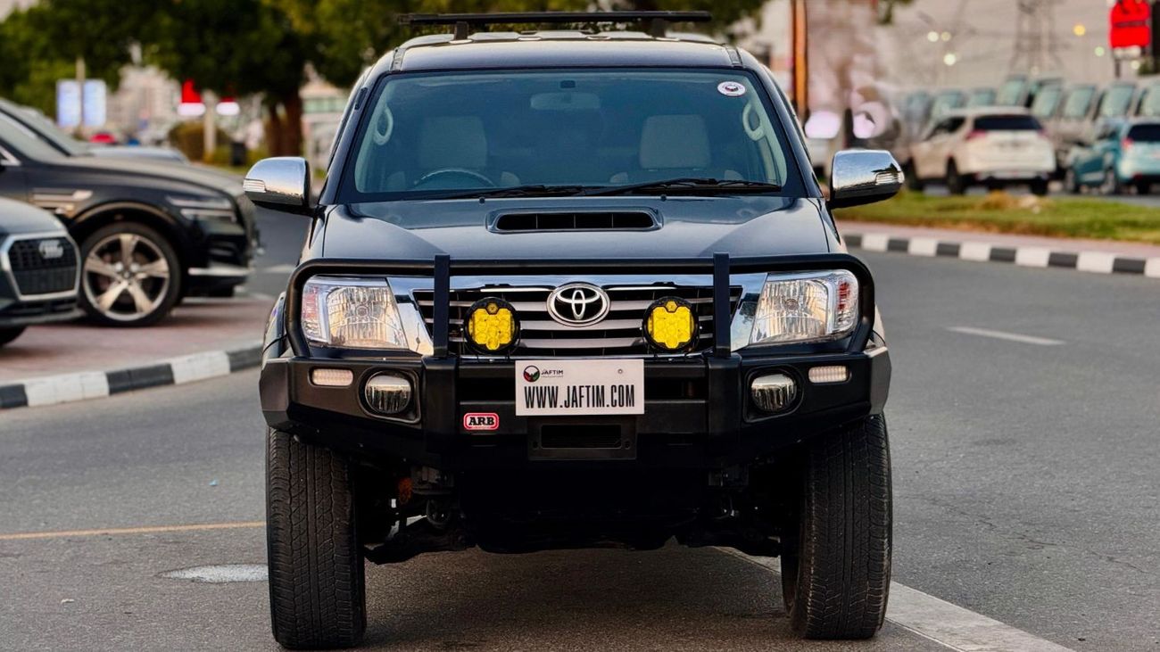تويوتا هيلوكس PREMIUM CANOPY INSTALLED | ARB BULL BAR | 3.0L DIESEL ENGINE | 2011 | MANUAL TRANSMISSION | RHD