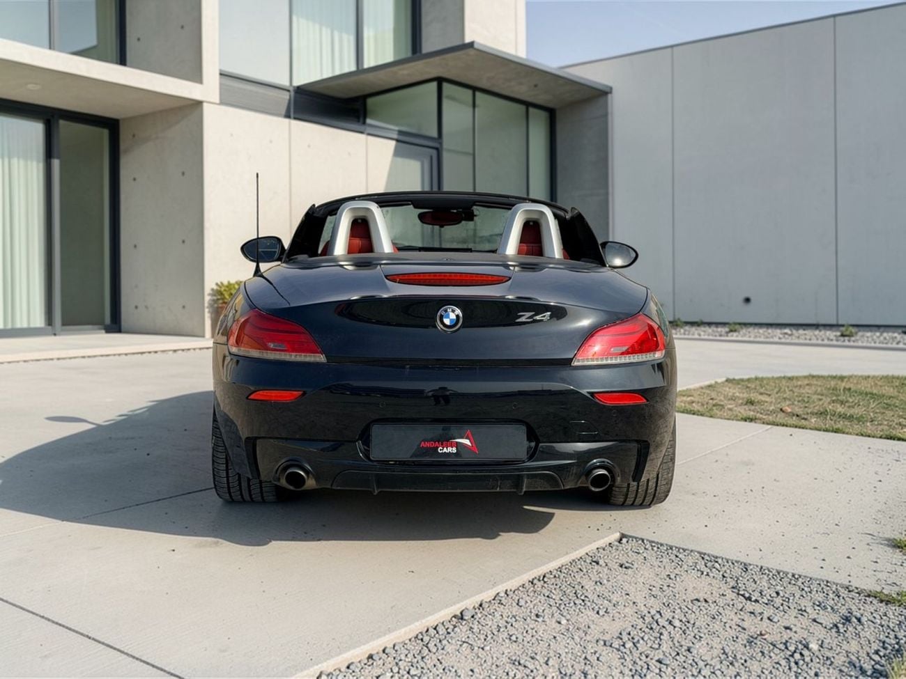 BMW Z4 sDrive 35is 3.0L BMW Z4 SDRIVE35IS | 3.0TC V6 | 2015 | GCC SPECS
