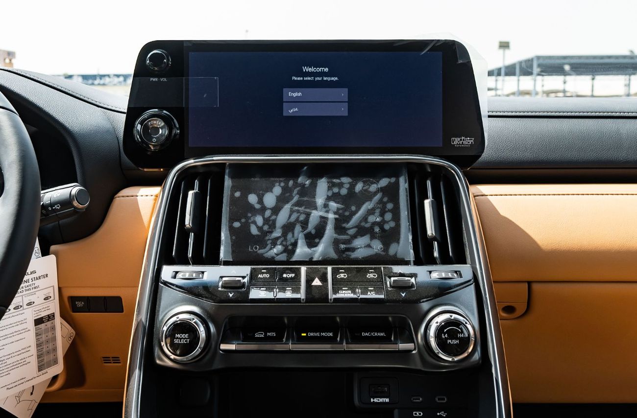 Lexus LX 700h 2025 Lexus LX700h Signature 3.5L AT Hybrid (White-Tan) 7 Seats