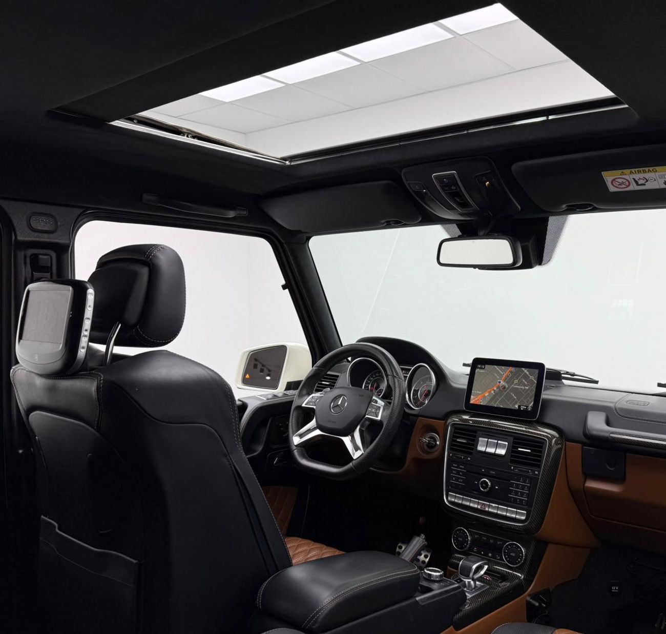 Mercedes-Benz G 63 AMG Std 5.5L 2017 Mercedes Benz G63 AMG, Full Service History, Carbon Fiber Interior, Excellent Conditio