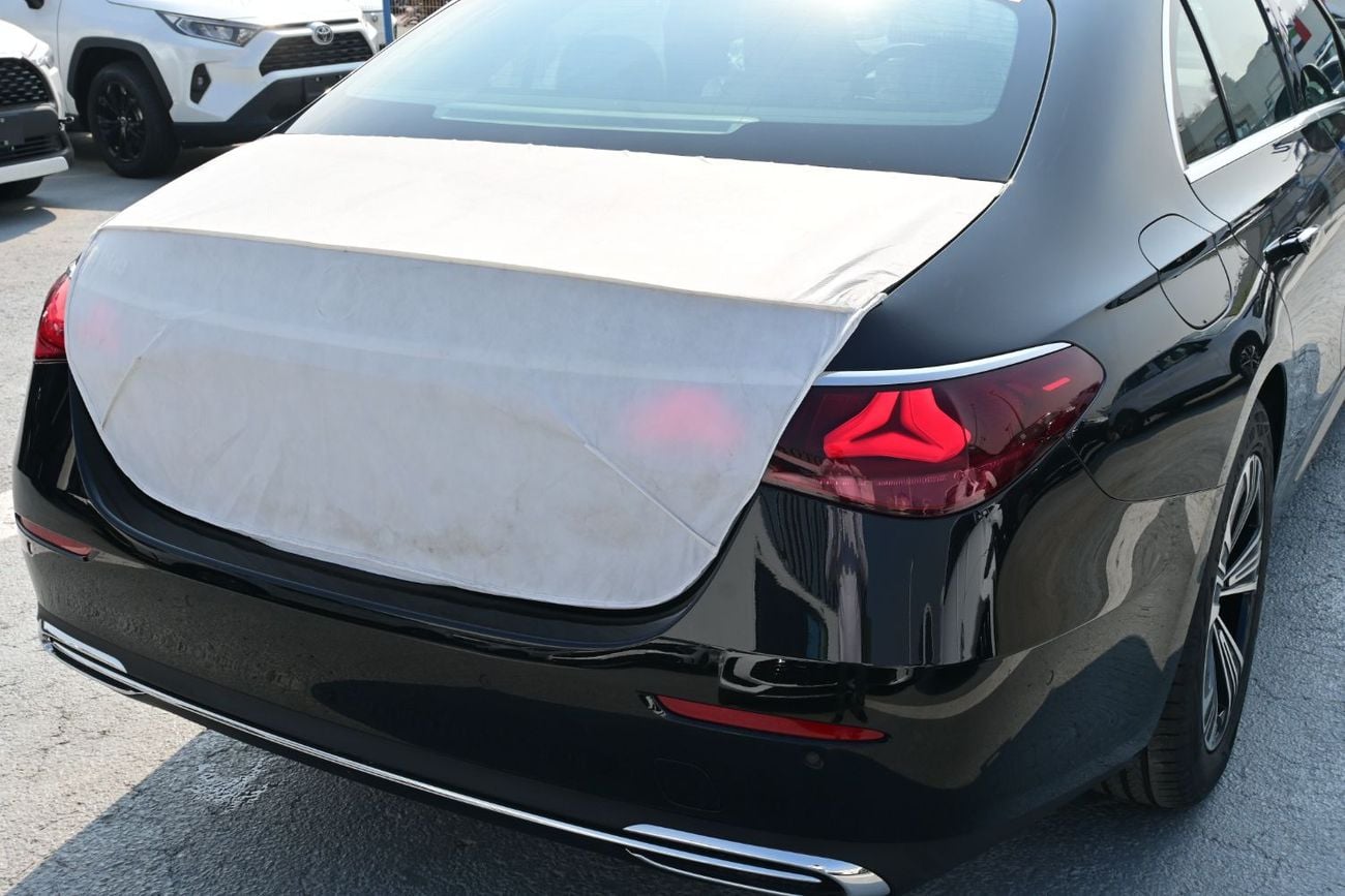 Mercedes-Benz E200 Mercedes-Benz E200 2.0L Turbo + Mild Hybrid Color Black Model2026