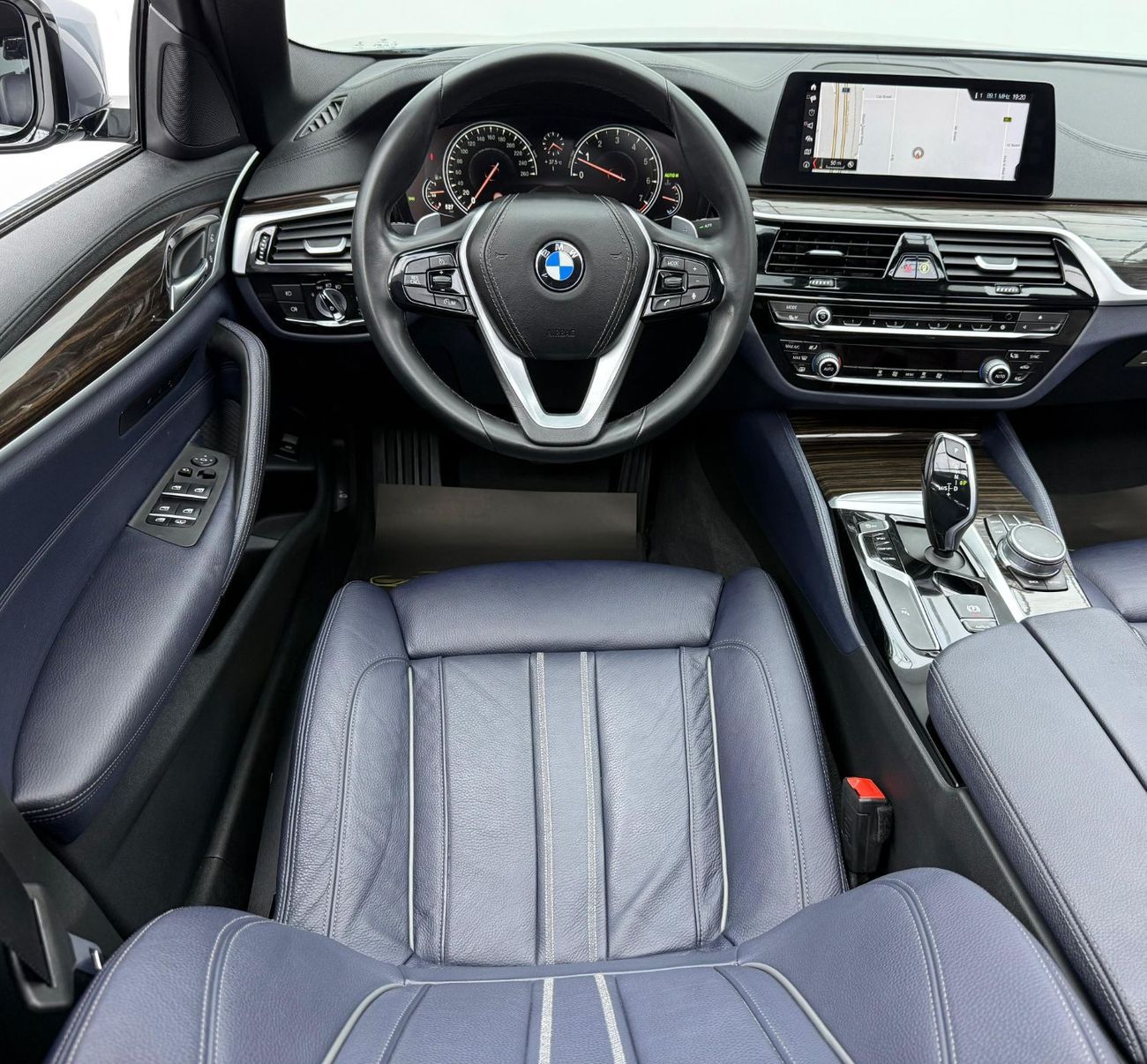 بي أم دبليو 530i Luxury M Sport Package 2.0L 2017 BWM 530i Luxury Line, Full BMW Service History, Very Low Km, Excell