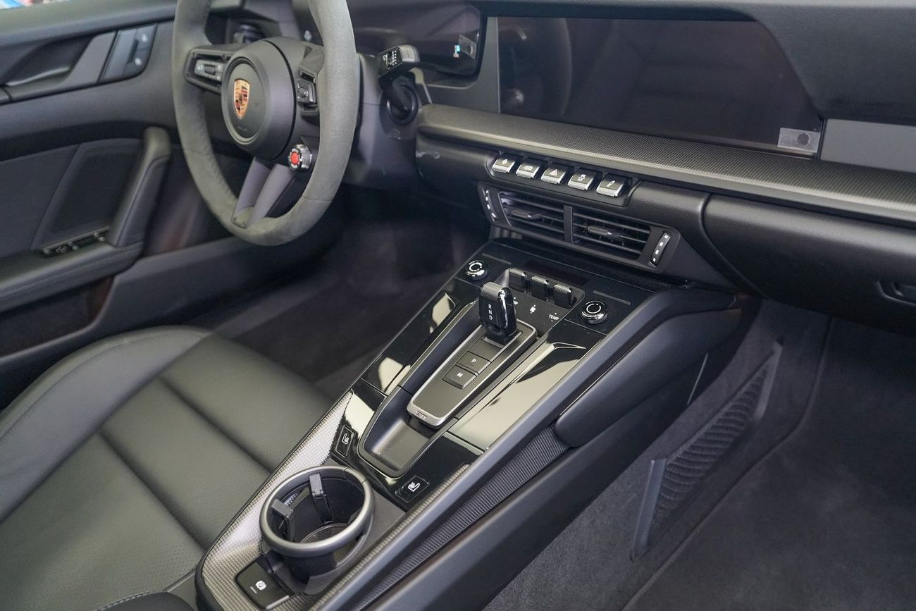 Porsche 911 Carrera 3.0L (444 HP) Coupe