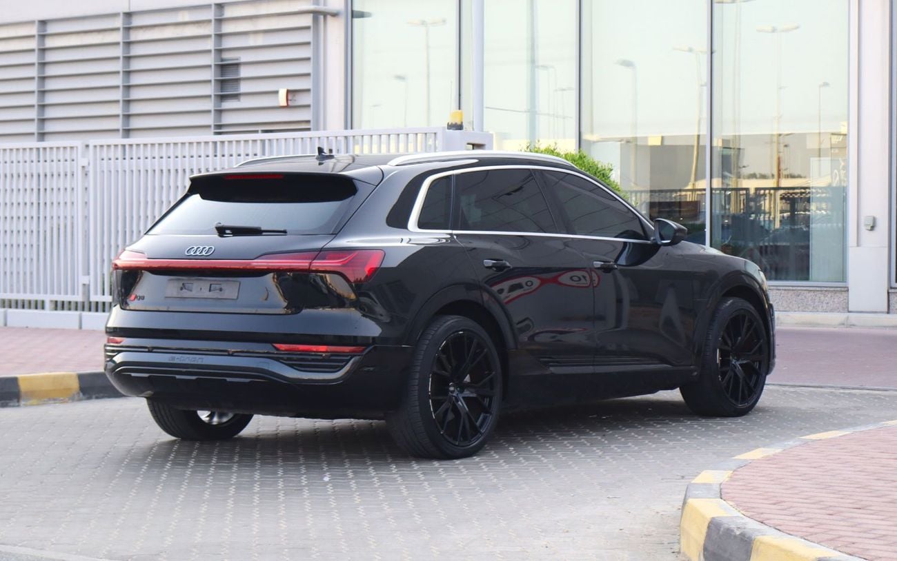 Audi Q8 etron 55 quattro S Line