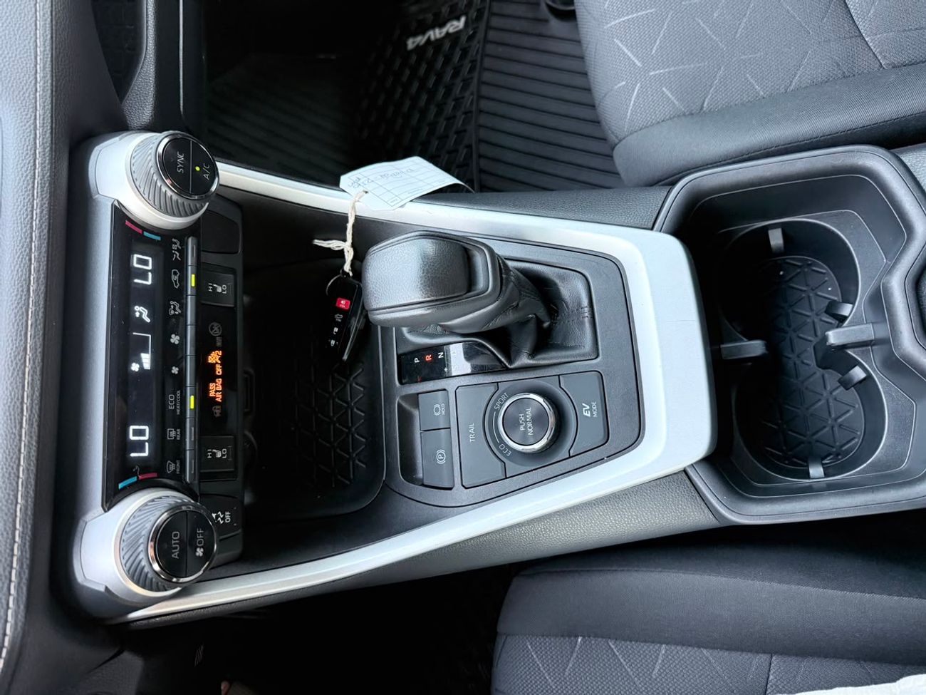 تويوتا راف ٤ XLE HEV Hybrid
