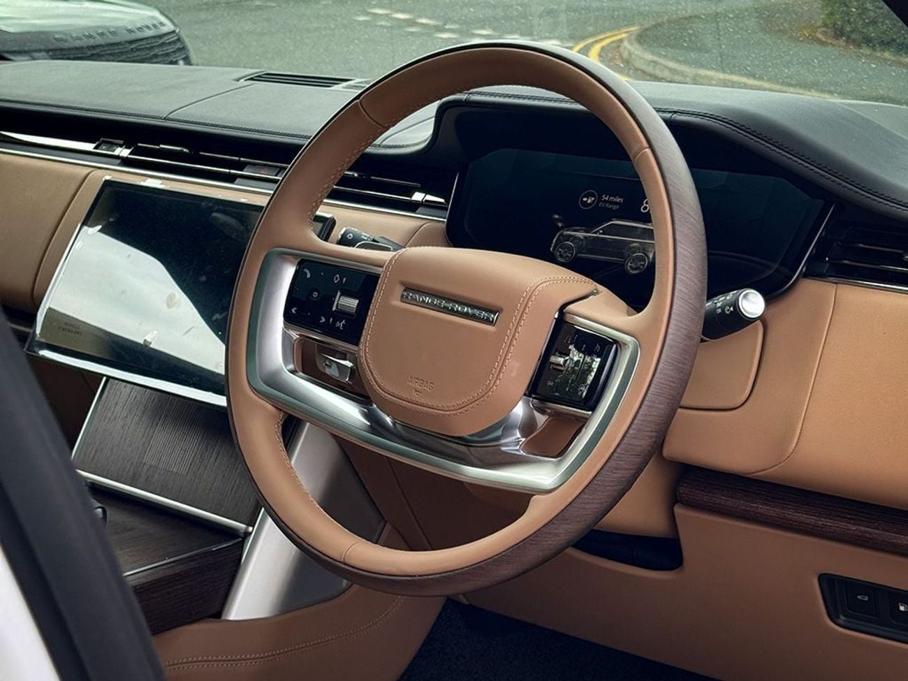 لاند روفر رينج روفر P460e LWB Autobiography Right Hand Drive