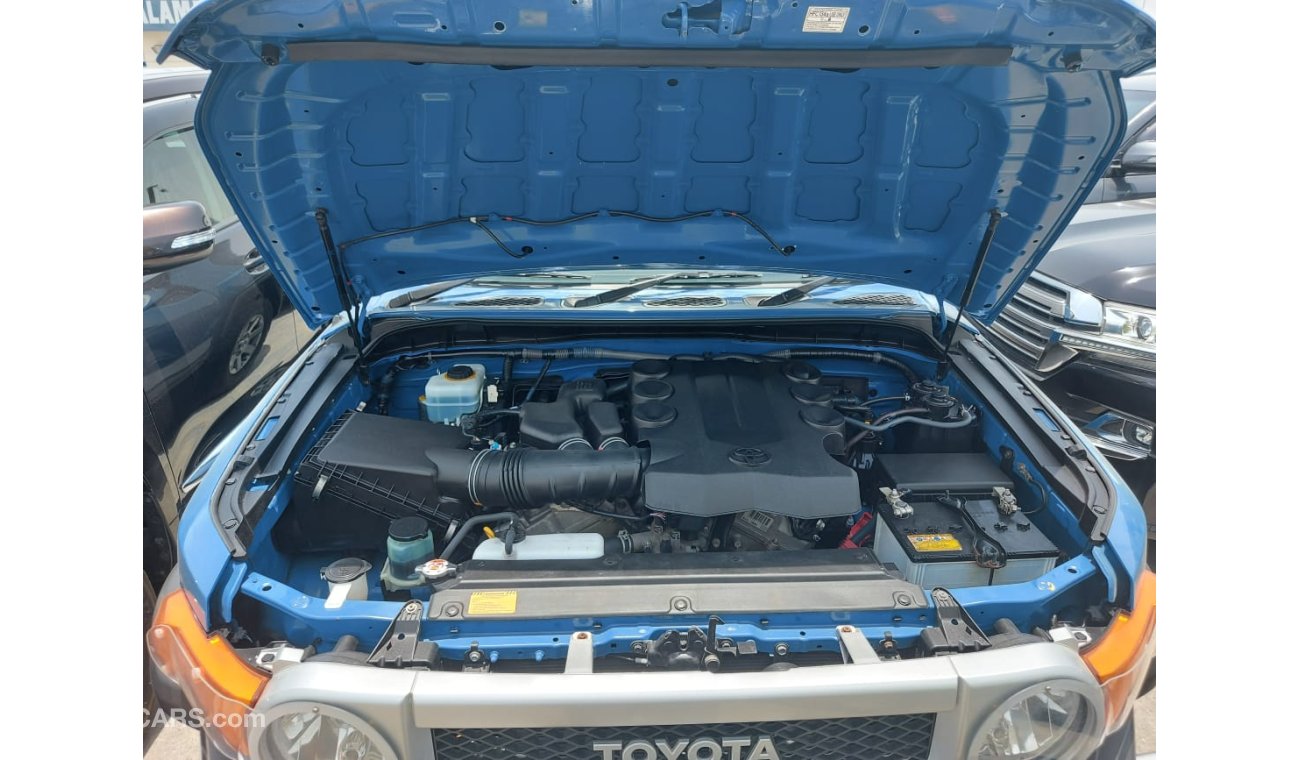 Toyota FJ Cruiser PETROL 4.0L RIGHT HAND DRIVE