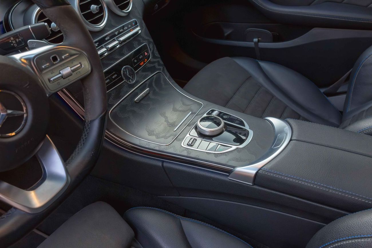 Mercedes Benz C300 STANDARD