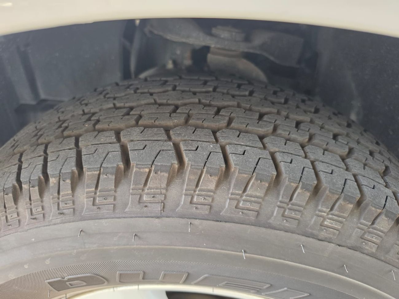 Nissan Pathfinder 4.L Engine - GCC Specs - New 5 Tires and Battery - Well Maintained
