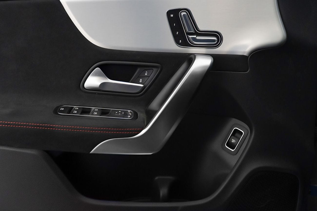 Mercedes-Benz CLA 250 Std 2.0L (224 HP)