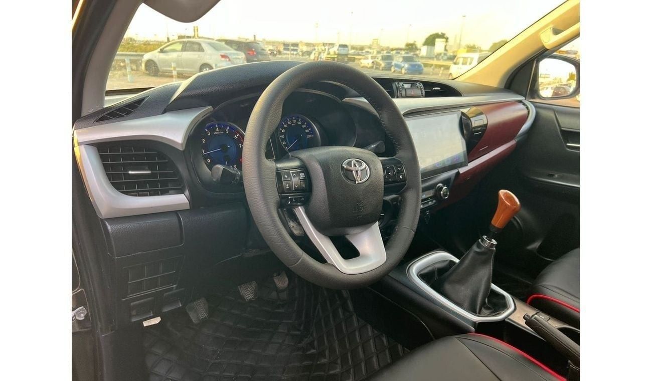 تويوتا هيلوكس 2016 TOYOTA HILUX MT FULL OPTION 2.7L V4 4X4 - 4 Wheel Drive - GOOD CONDITION